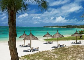 mauricius-hotel-emeraude-beach-attitude-002_ext_w_2.jpg