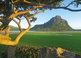 mauricius-hotel-lux-le-morne-103_ext_w_1.jpg
