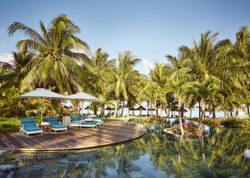 mauricius-hotel-lux-le-morne-336_ext_w_1.jpg