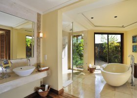 mauricius-hotel-maradiva-resort-villas-spa-026_ext_w_1.jpg