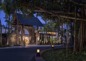 mauricius-hotel-shangri-la-s-le-touessrok-resort-spa-256_ext_w_1.jpg