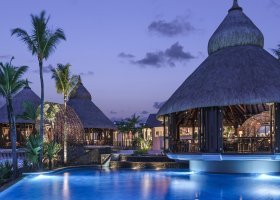 mauricius-hotel-shangri-la-s-le-touessrok-resort-spa-258_ext_w_1.jpg