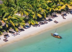 mauricius-hotel-trou-aux-biches-beachcomber-171_ext_w_1.jpg