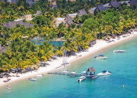 mauricius-hotel-trou-aux-biches-beachcomber-172_ext_w_1.jpg
