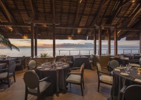 mauricius-hotel-trou-aux-biches-beachcomber-305_ext_w_1.jpg
